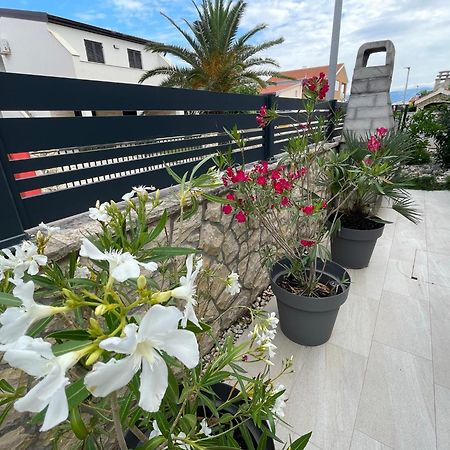 Apartmenthouse Ines Vir Exterior photo