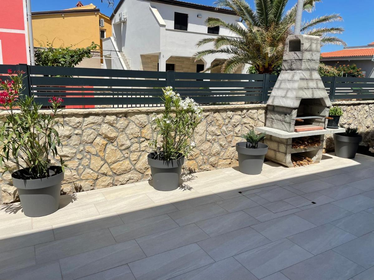 Apartmenthouse Ines Vir Exterior photo